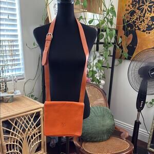 Il Bisonte Orange Pebbled Leather Crossbody Messenger Bag Purse